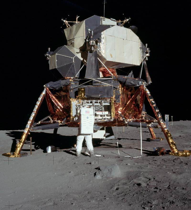 Lunar 800x880